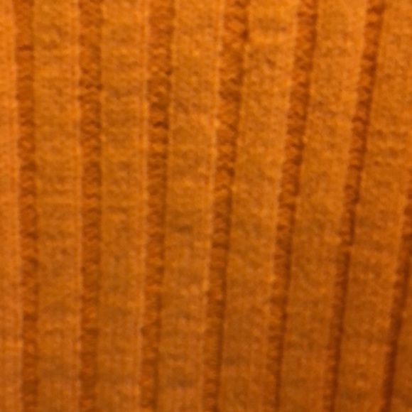 orange knit cropped tank top with buttons - Picture 5 of 7